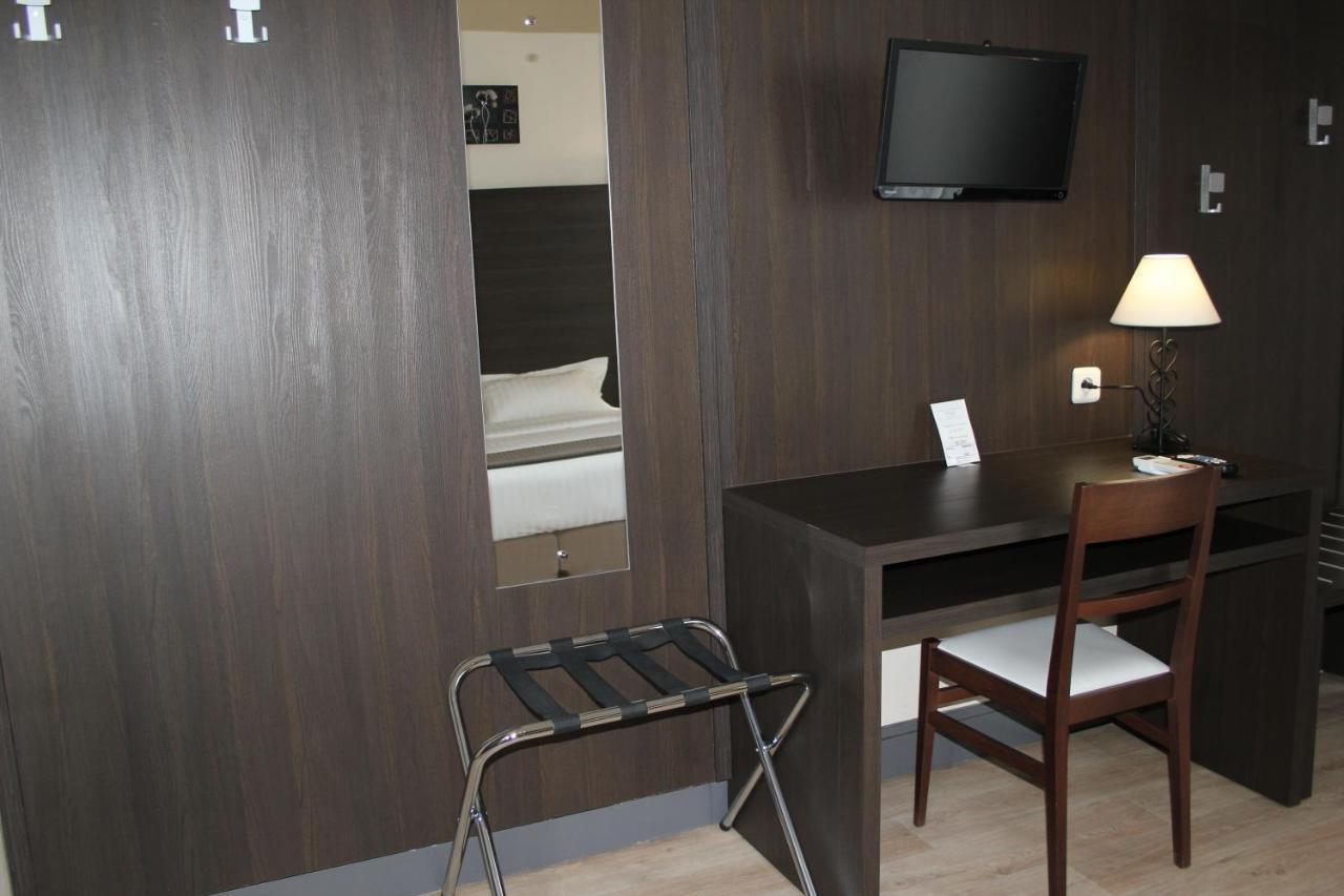 Hotel Univers Carpentras Esterno foto