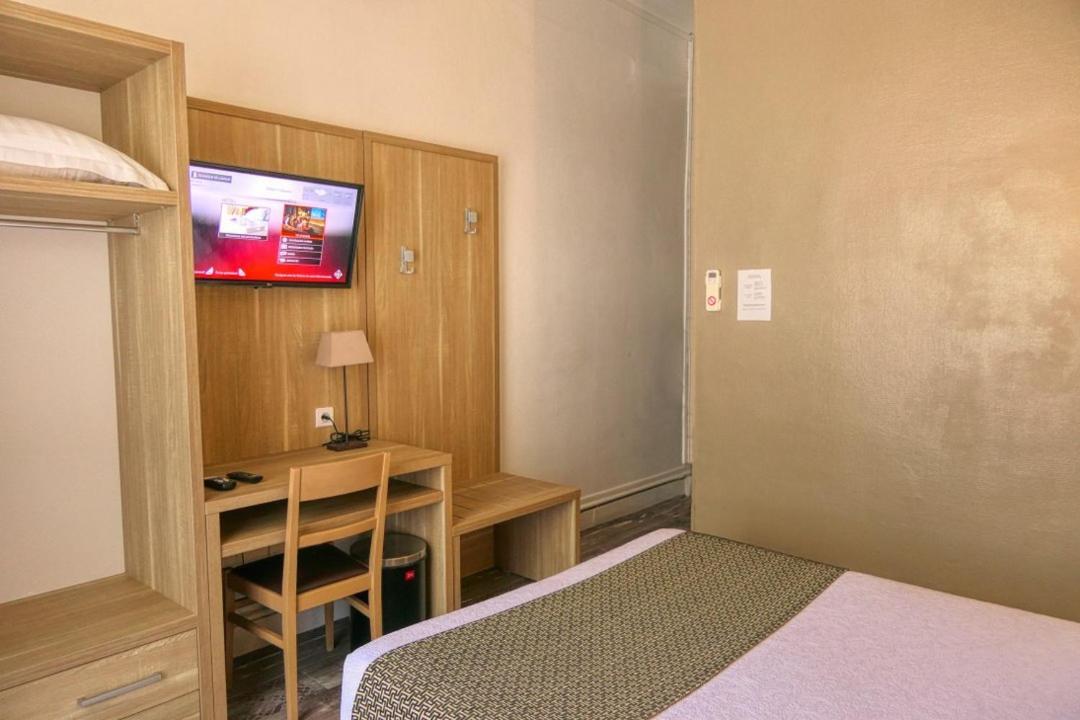 Hotel Univers Carpentras Esterno foto