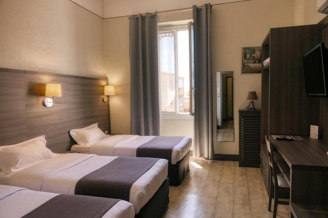 Hotel Univers Carpentras Esterno foto