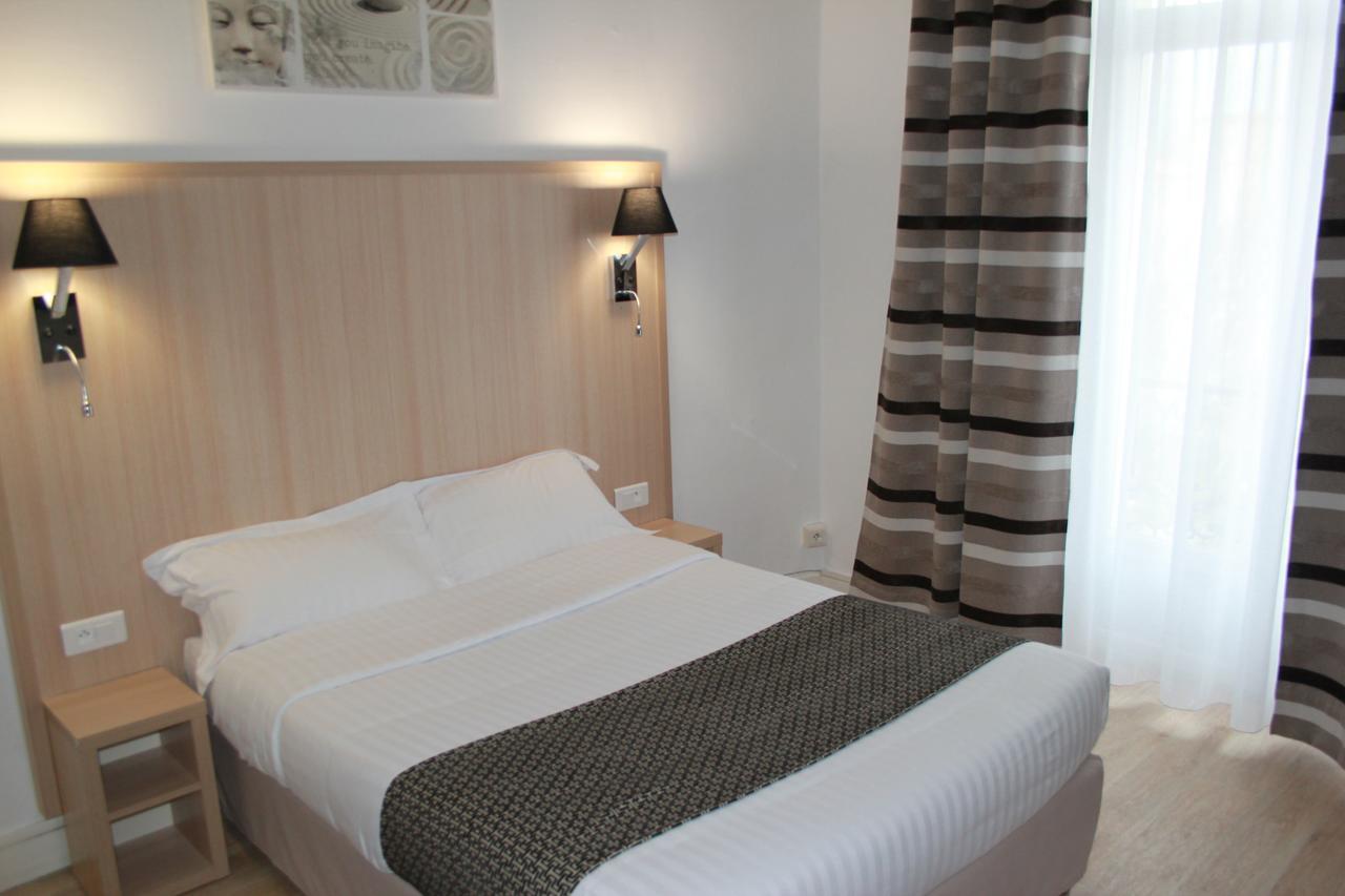 Hotel Univers Carpentras Esterno foto