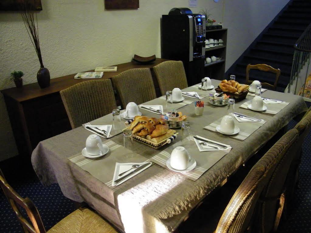 Hotel Univers Carpentras Esterno foto
